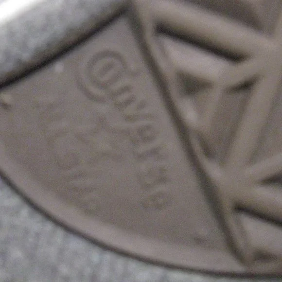 ***SOLD***Youth Converse All Star Chuck Taylor Red Canvas High Top Sneakers sz 1 - Picture 8 of 10